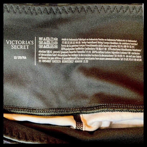 VICTORIA’S SECRET Flow On Point High Rise Pocket Legging Black Leopard Print - Picture 9 of 11